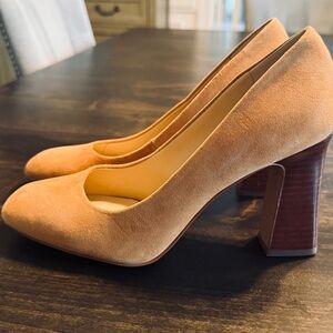 Vince Camuto Tan Heels Classic Block Design